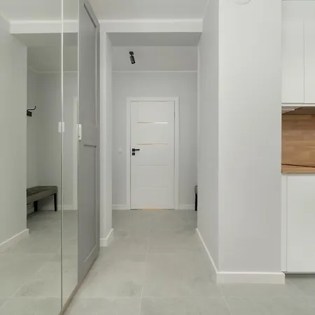 Pleasant Decor, Balcony & Parking Wroclaw By Renters