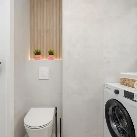 Apartment Pleasant Decor, Balcony & Parking Wroclaw By Renters *
