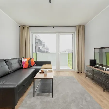 Pleasant Decor, Balcony & Parking Wroclaw By Renters Apartamento *