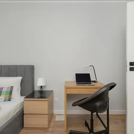 Pleasant Decor, Balcony & Parking Wroclaw By Renters