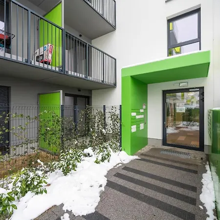 Pleasant Decor, Balcony & Parking Wroclaw By Renters Apartment Radwanice