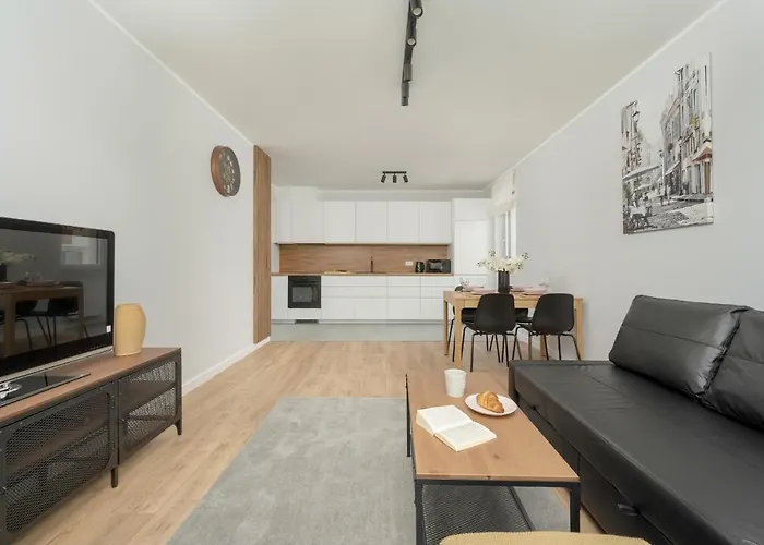 شقة Pleasant Decor, Balcony & Parking Wroclaw By Renters Radwanice