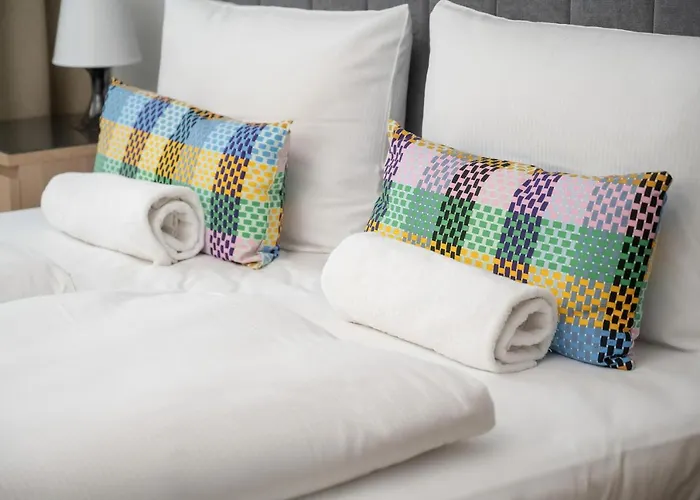 Pleasant Decor, Balcony & Parking Wroclaw By Renters شقة