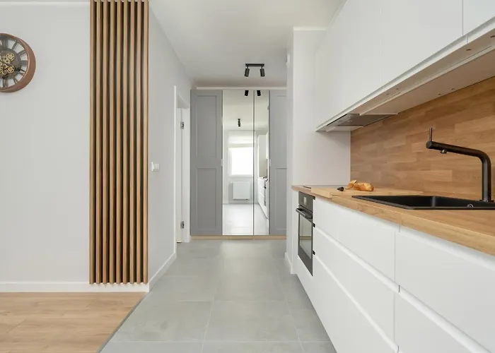 Pleasant Decor, Balcony & Parking Wroclaw By Renters * Radwanice