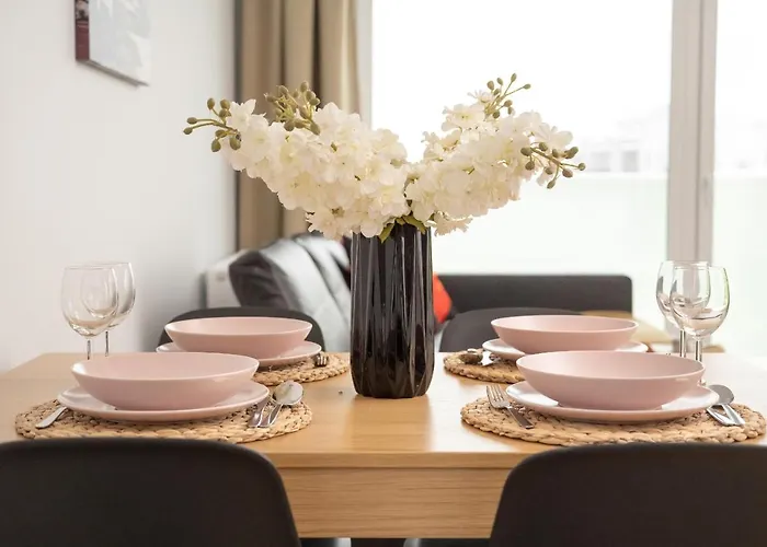 شقة Pleasant Decor, Balcony & Parking Wroclaw By Renters Radwanice